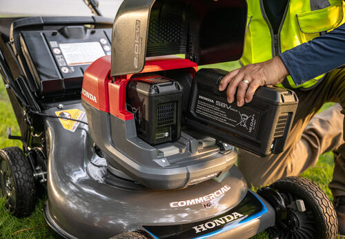 Honda HRC216-BE 58V Self Propelled Battery Mower Kit