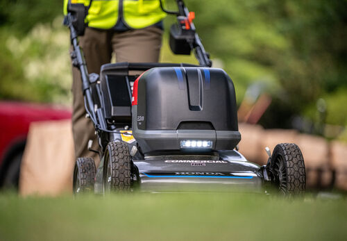 Honda HRC216-BE 58V Self Propelled Battery Mower Kit